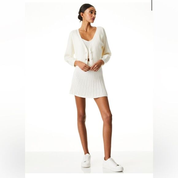 Alice + Olivia Baker Cable Knit Flare Mini Skirt in Soft White - Picture 5 of 14